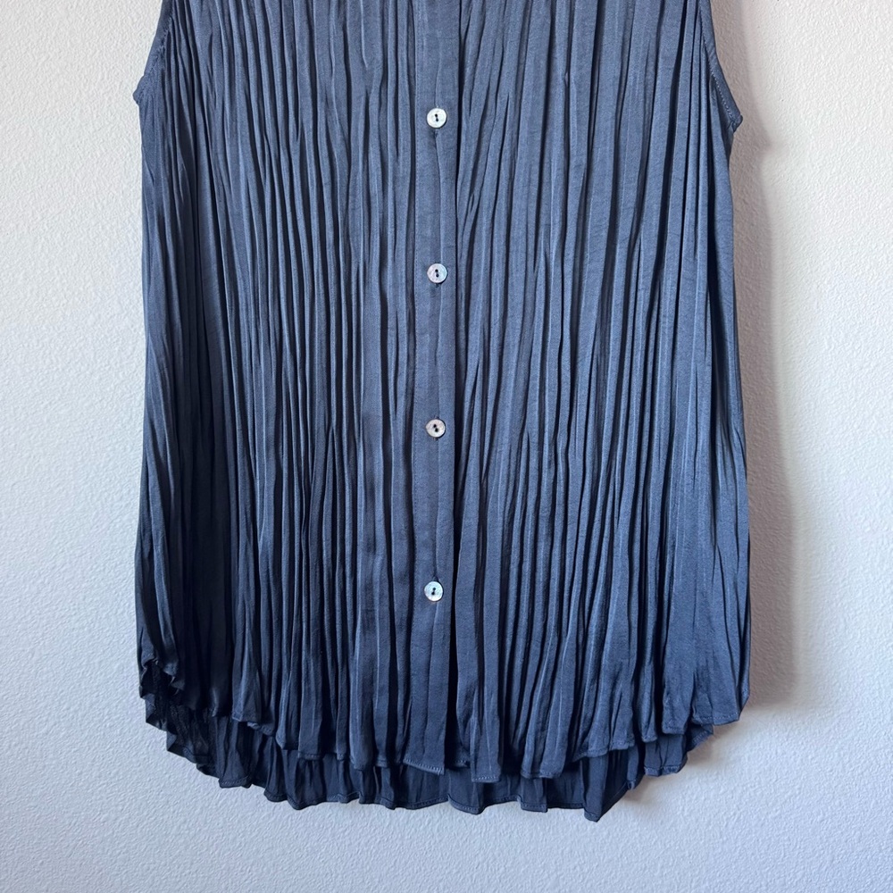 Vince Button-Down Gray Pleated Blouse - image 4